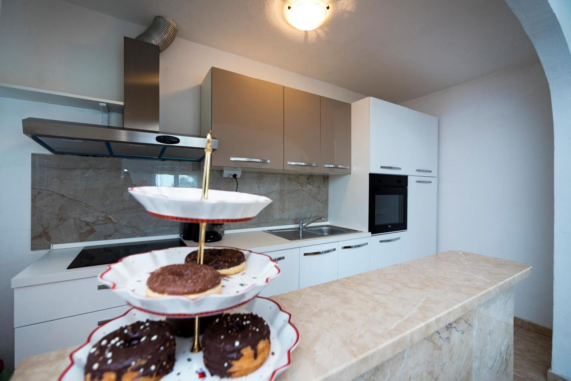 M&M Pelivan Apartments Solin Eksteriør bilde