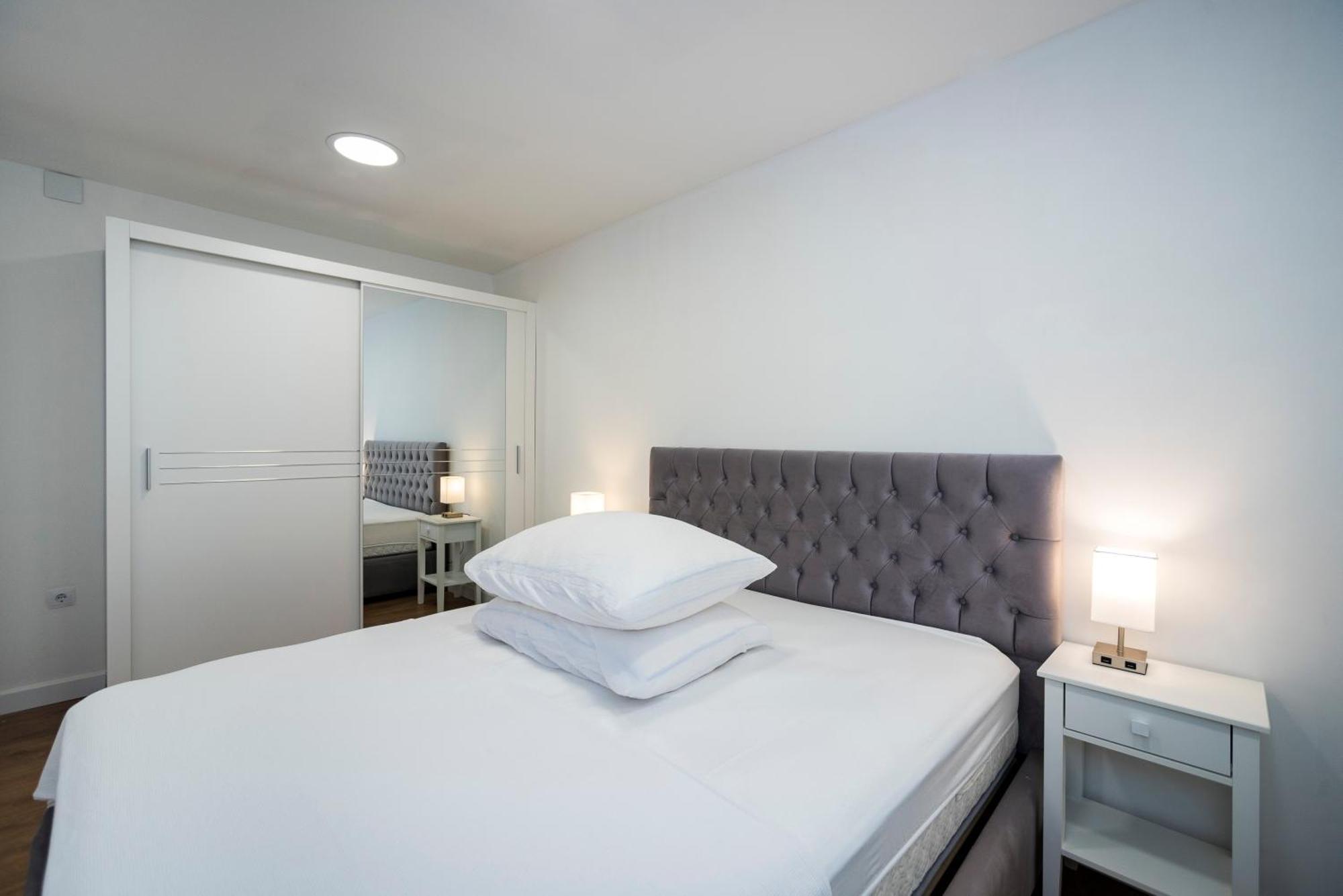M&M Pelivan Apartments Solin Eksteriør bilde