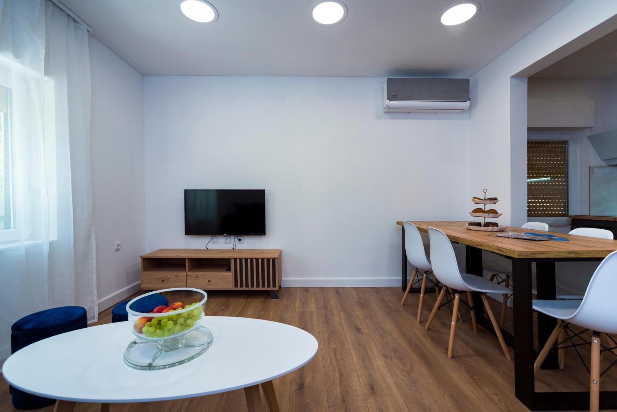 M&M Pelivan Apartments Solin Eksteriør bilde